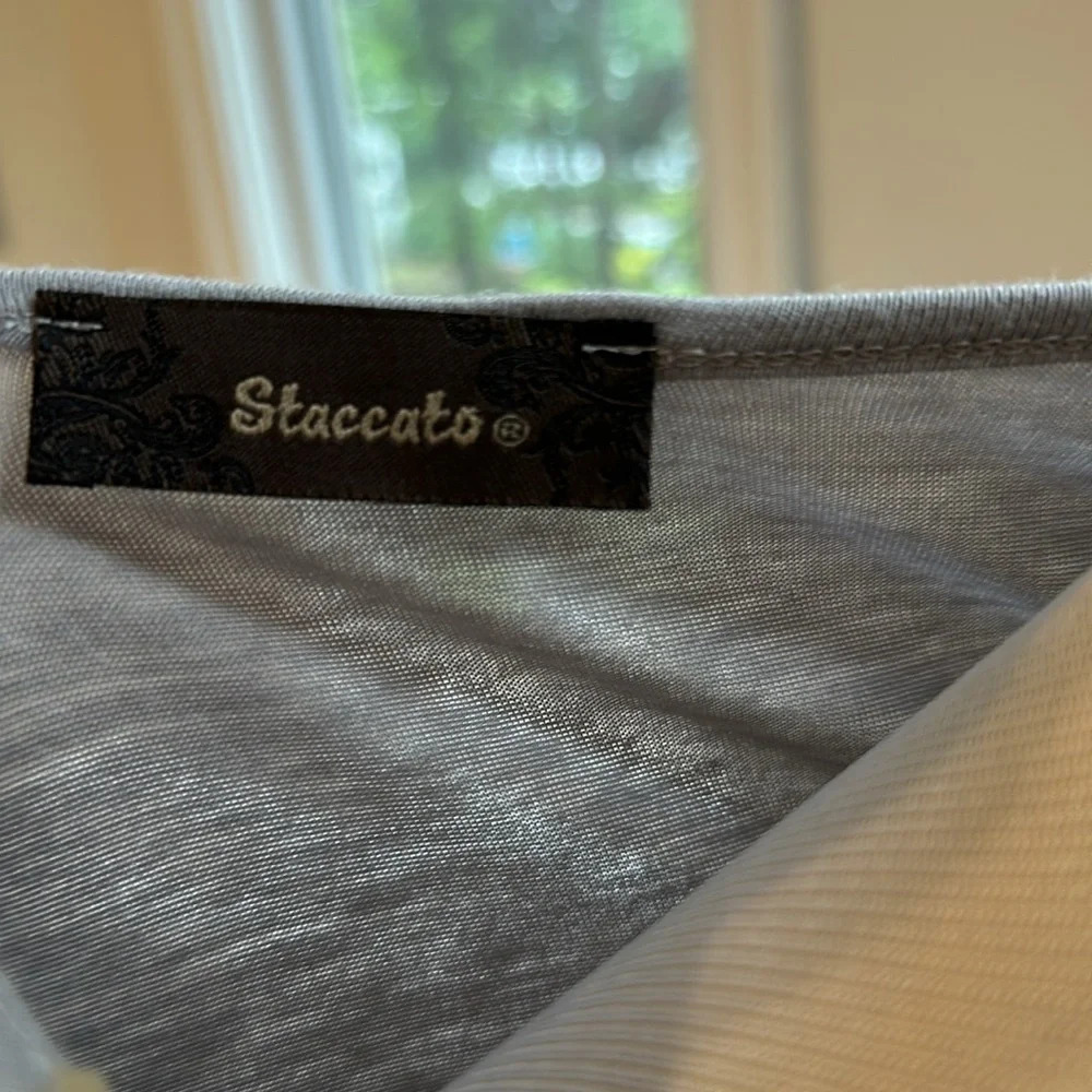 Staccato Mixed Media, Hi-lo Top, Medium, Like new condition - Picture 5 of 6